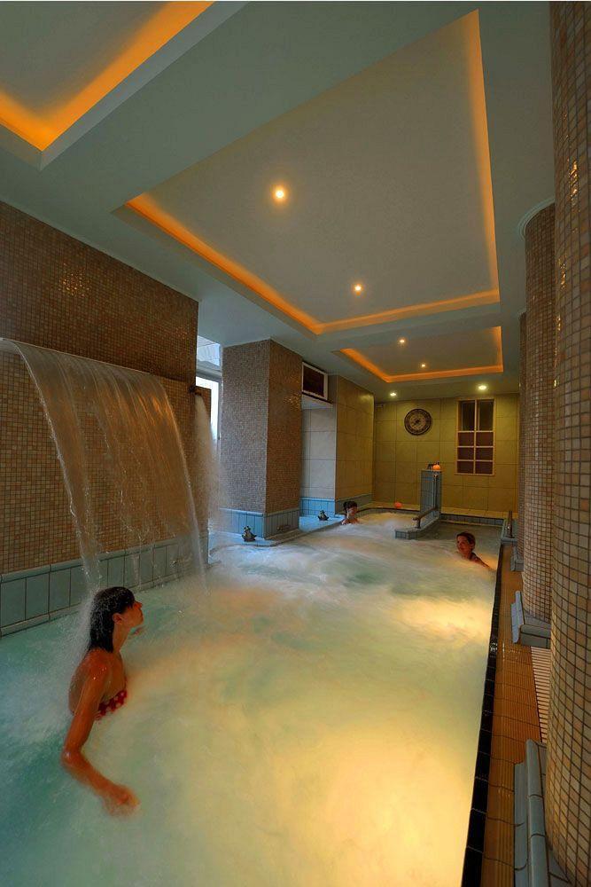 Kentrikon Hotel & Spa Loutra Aidhipsou Exteriör bild